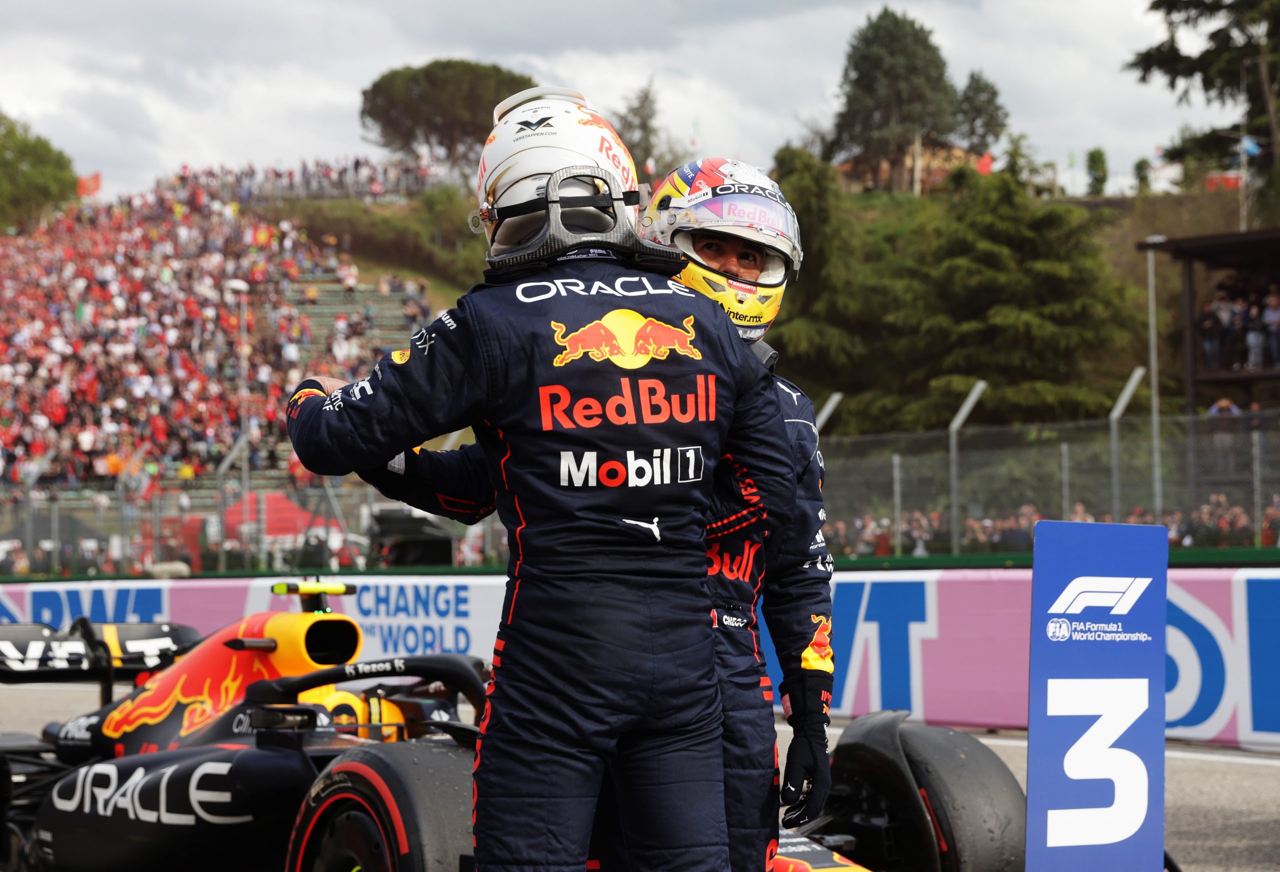 Video: How Verstappen scored an important extra point in Imola