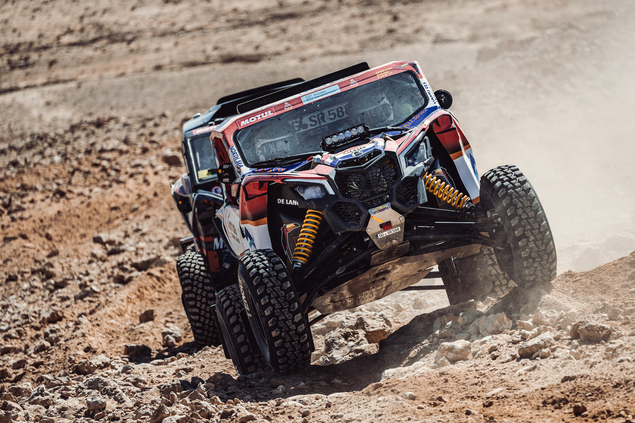 The largest and strangest Dakar accidents this year