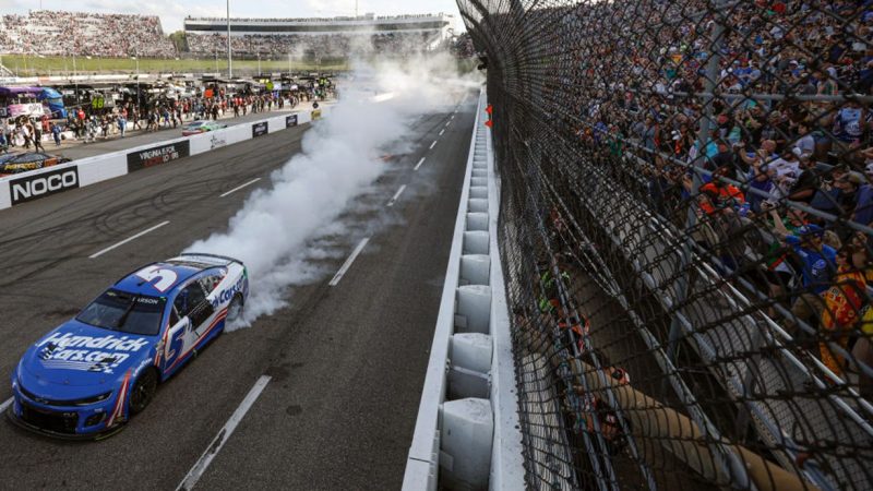 Martinsville NASCAR Cup race 2023
